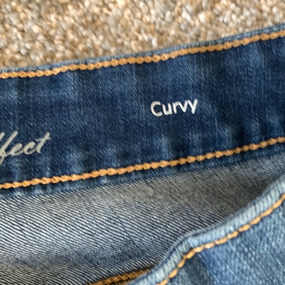 GV Curvy Skinny All Around Slimming Mid Rise Jeans - Picture 5 of 6